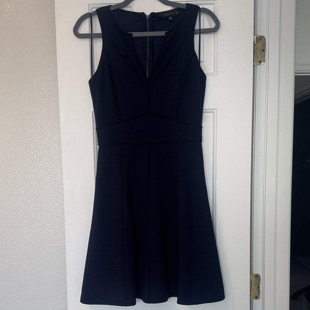 Adelyn Rae Mini Dress Navy and Black size Small